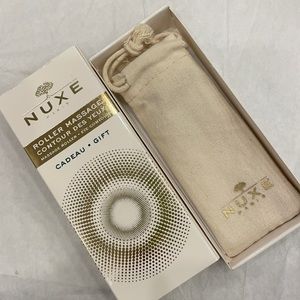 NUXE roller massage